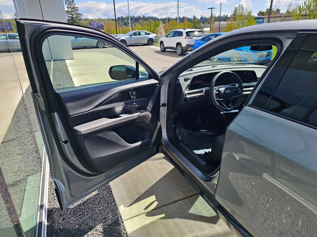 Used 2025 Argent Silver Metallic Cadillac Sport 1 image 18