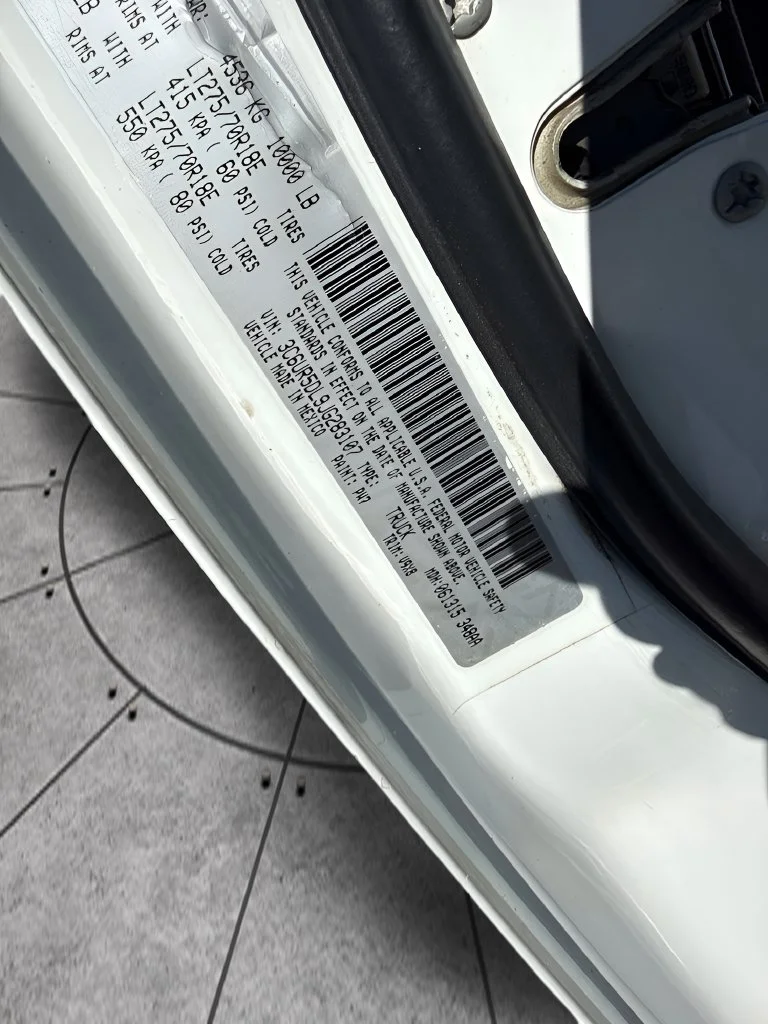 Used 2018 White Ram SLT image 34