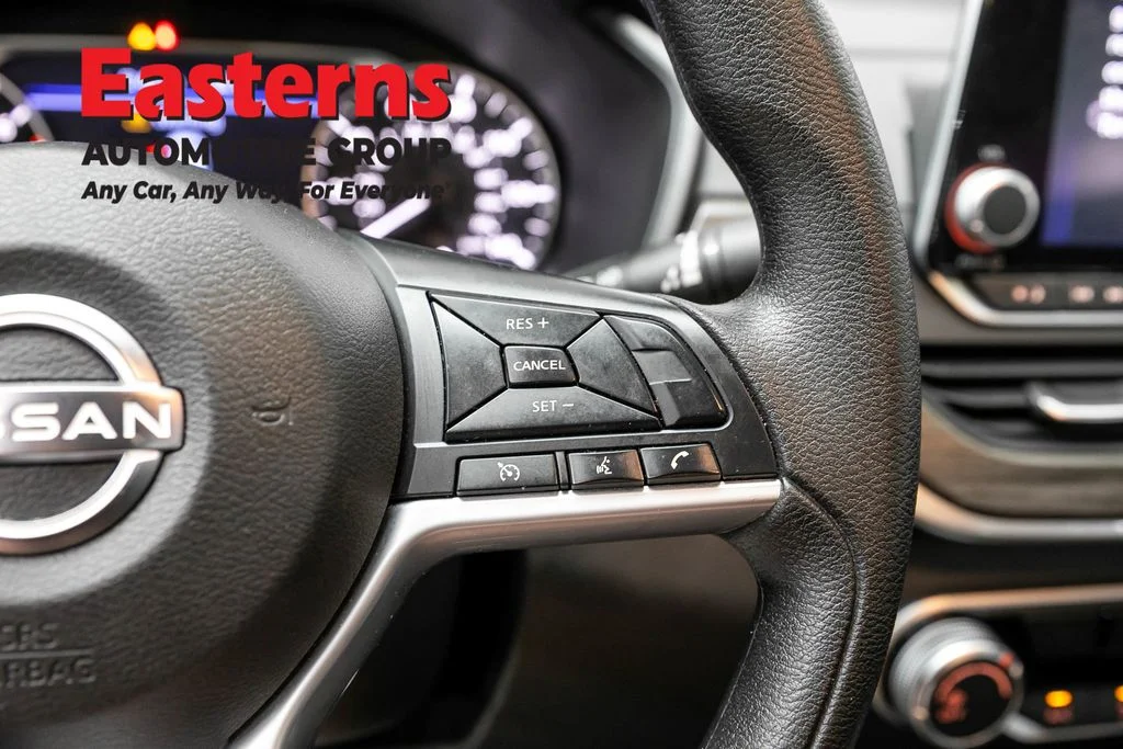 Used 2025 Gray Nissan 2.5 SV image 16
