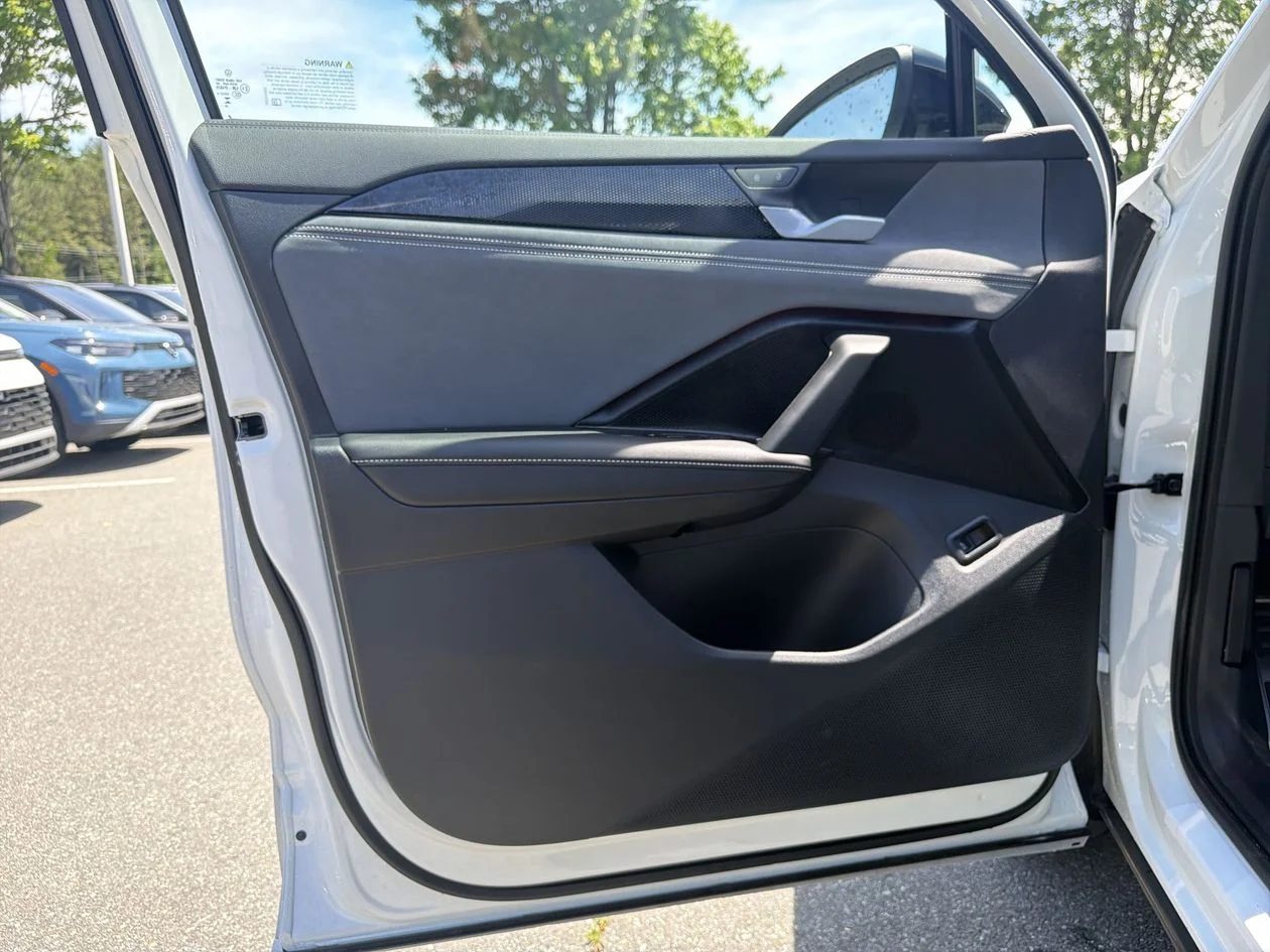 New 2026 White/off-white Volkswagen 2.0T SE R-Line Black image 14
