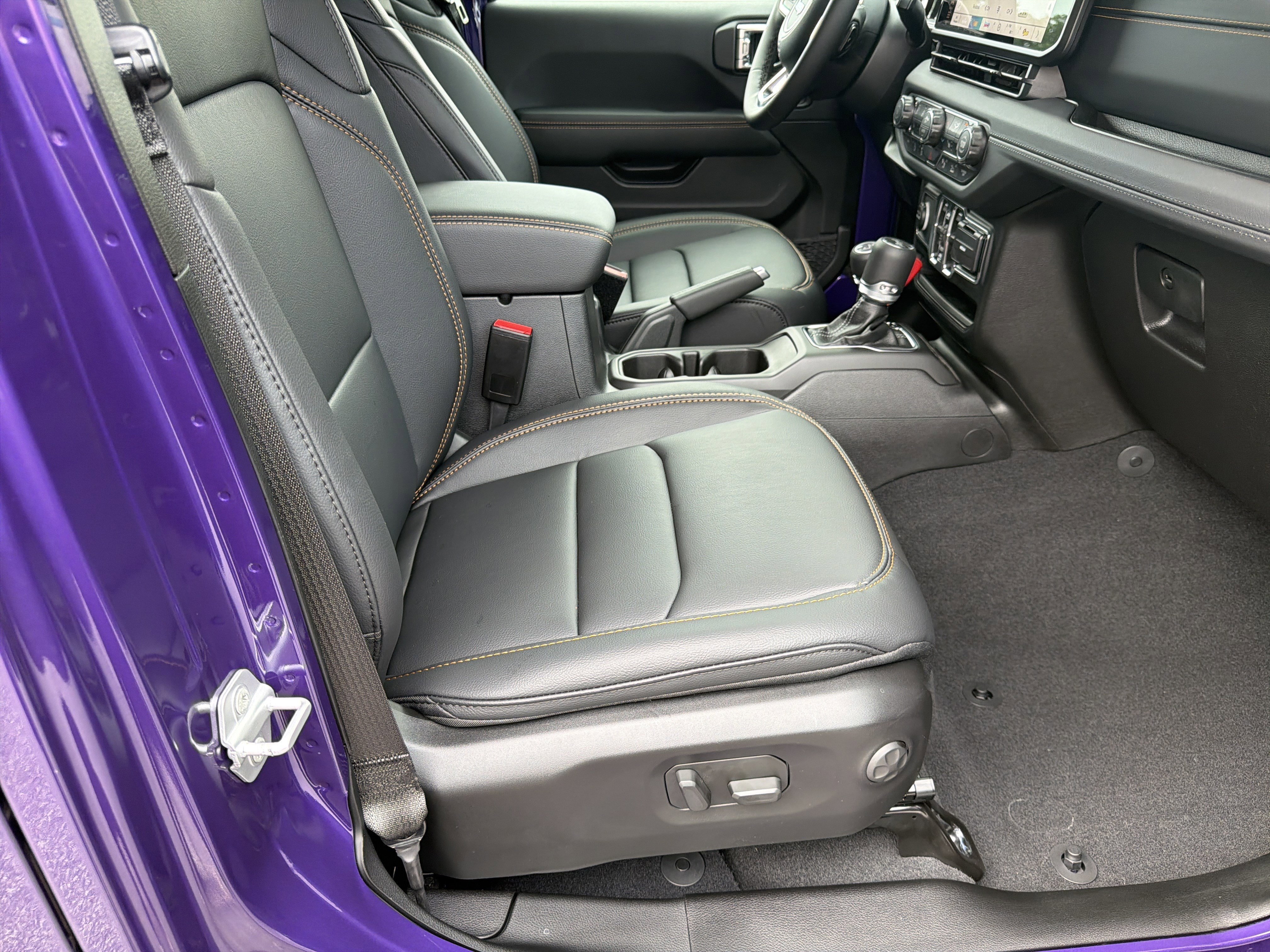 New 2026 Reign Exterior Paint Jeep Sahara image 16