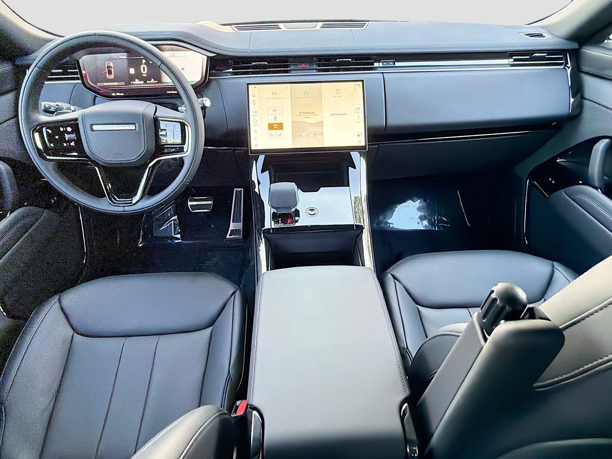 New 2026 Santorini Black LAND ROVER Dynamic SE image 15