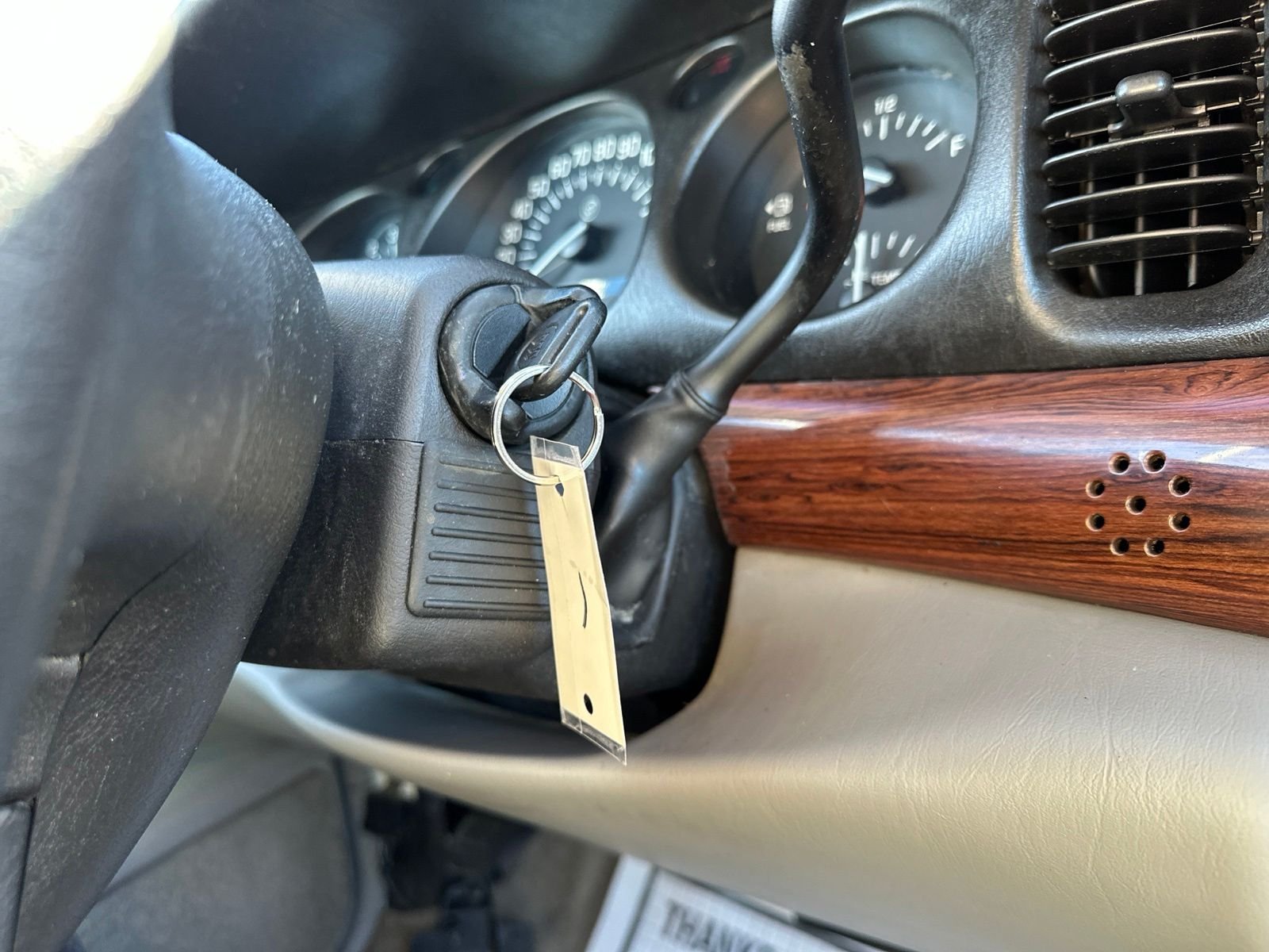 Used 2005 White Buick Custom image 55