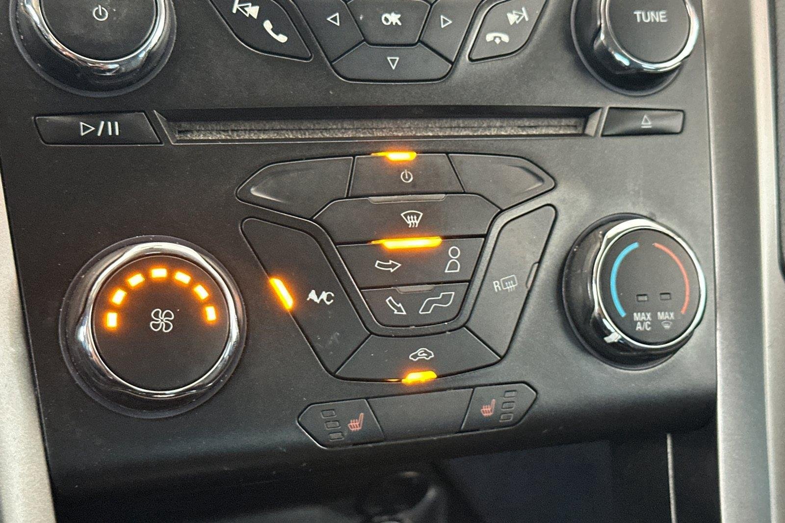 Used 2017 Magnetic Ford SE image 19