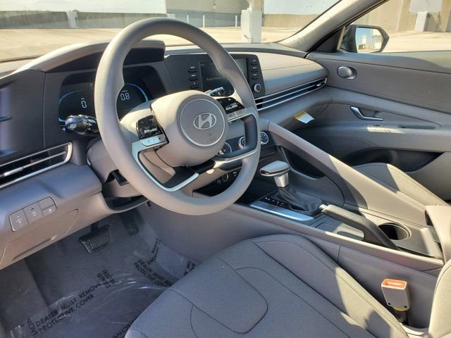 2026 Hyundai Elantra SE - Photo 11