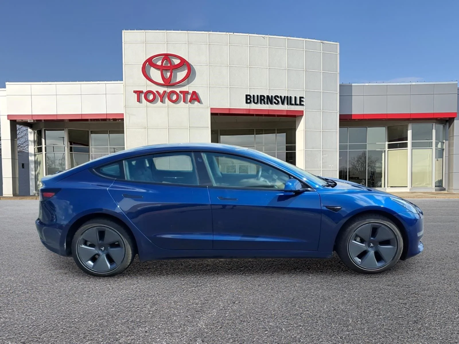 Used 2022 Tesla Model 3 Long Range with VIN 5YJ3E1EB1NF265095 for sale in Burnsville, Minnesota