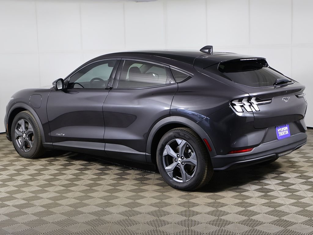 Used 2022 Gray Ford Select image 9
