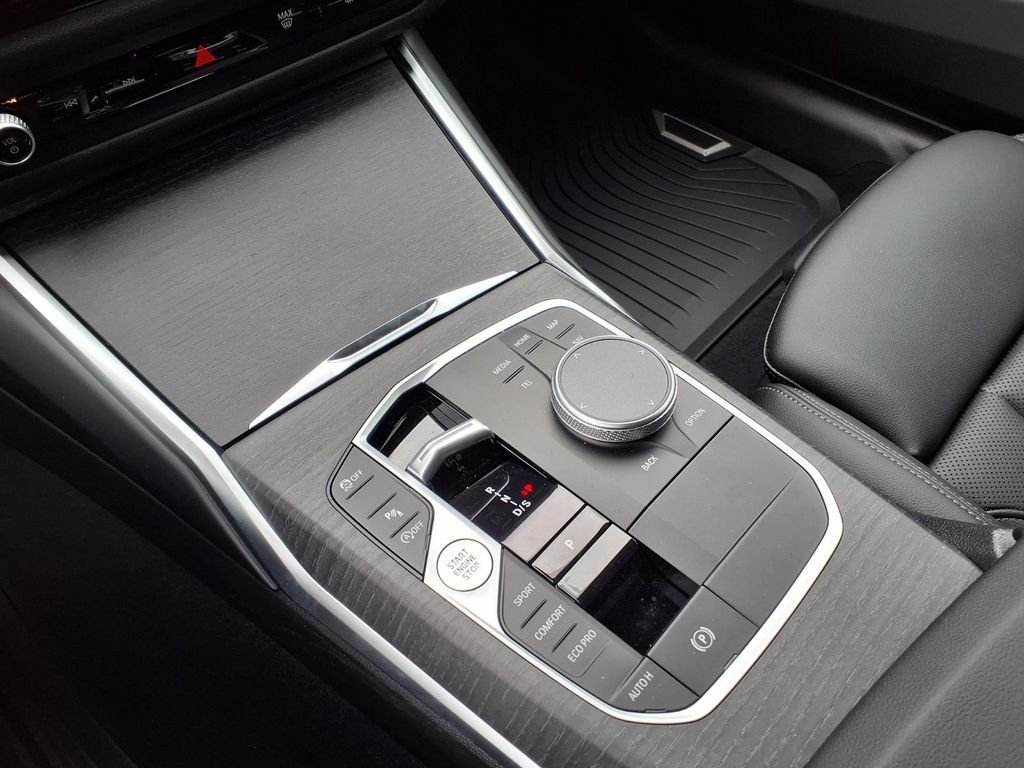 New 2026 Dravit Grey Metallic BMW 330i xDrive image 5