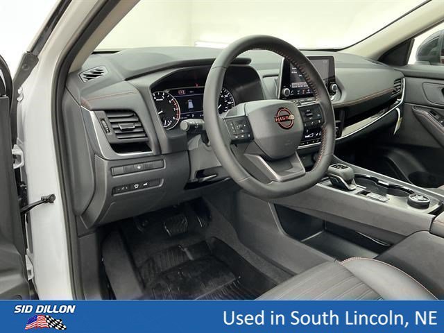 Used 2026 Everest White Pearl Tricoat Nissan Rock Creek image 16