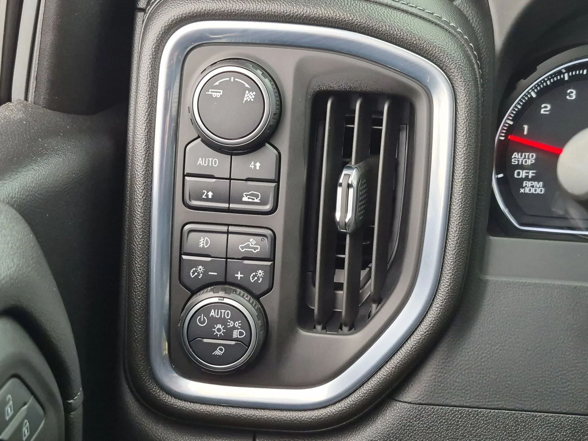 Used 2019 Gray Chevrolet LTZ image 18