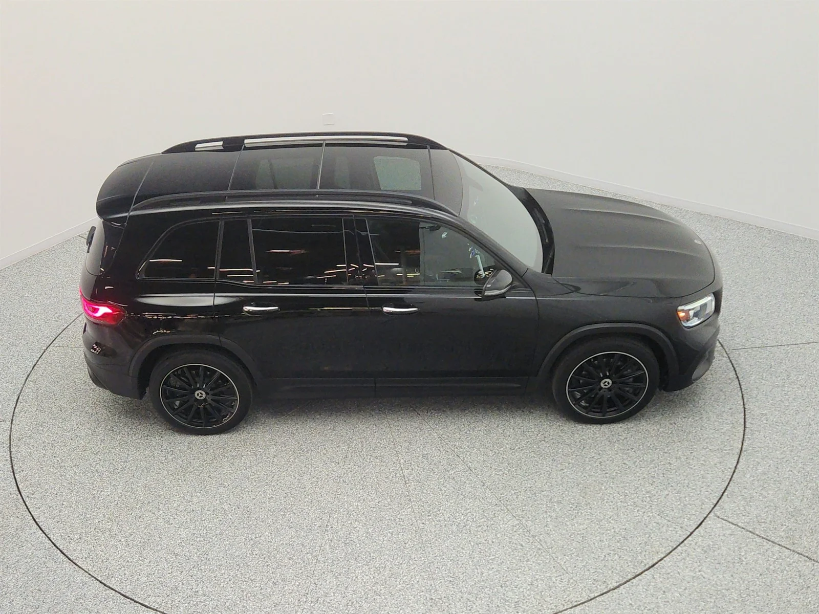 Used 2022 Night Black Mercedes-Benz GLB 250 SUV image 25