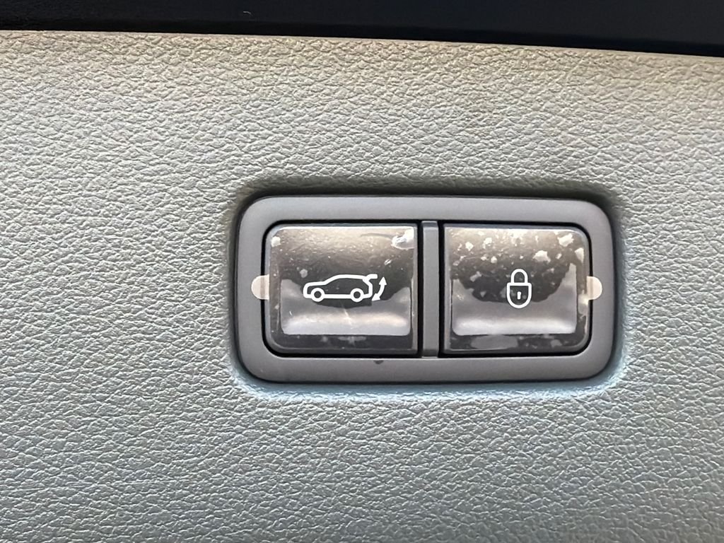 New 2026 Black Genesis 2.5T Prestige image 19
