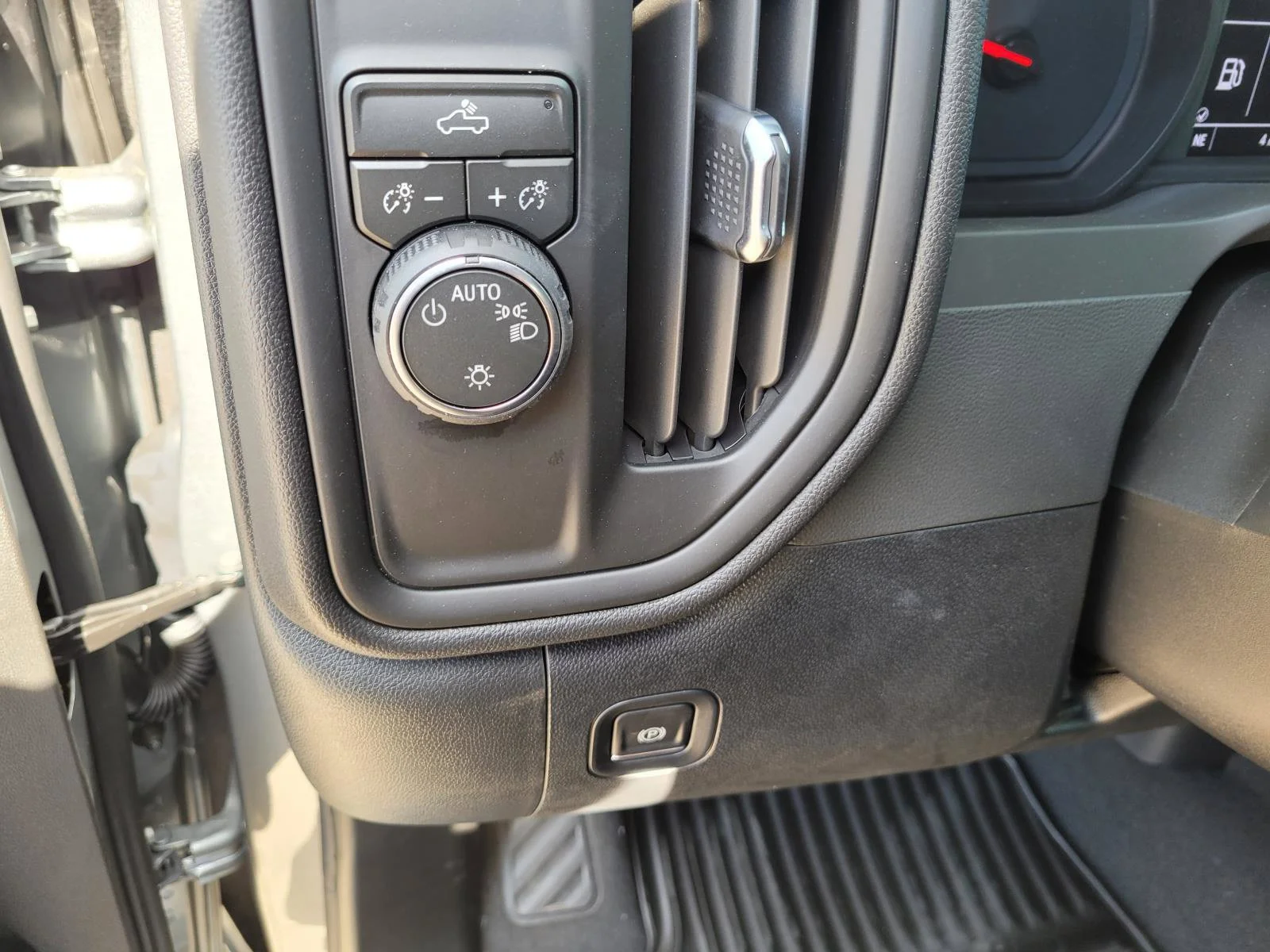 2026 Chevrolet Silverado 1500 Custom - Photo 16