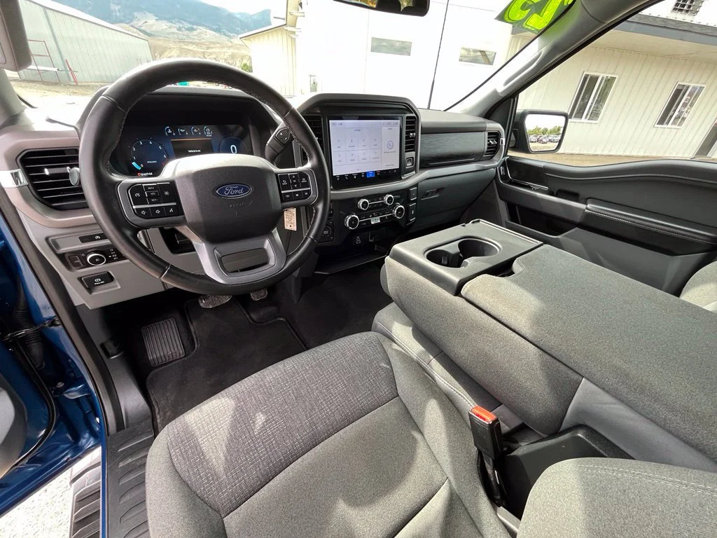 Used 2025 Blue Ford XLT image 10