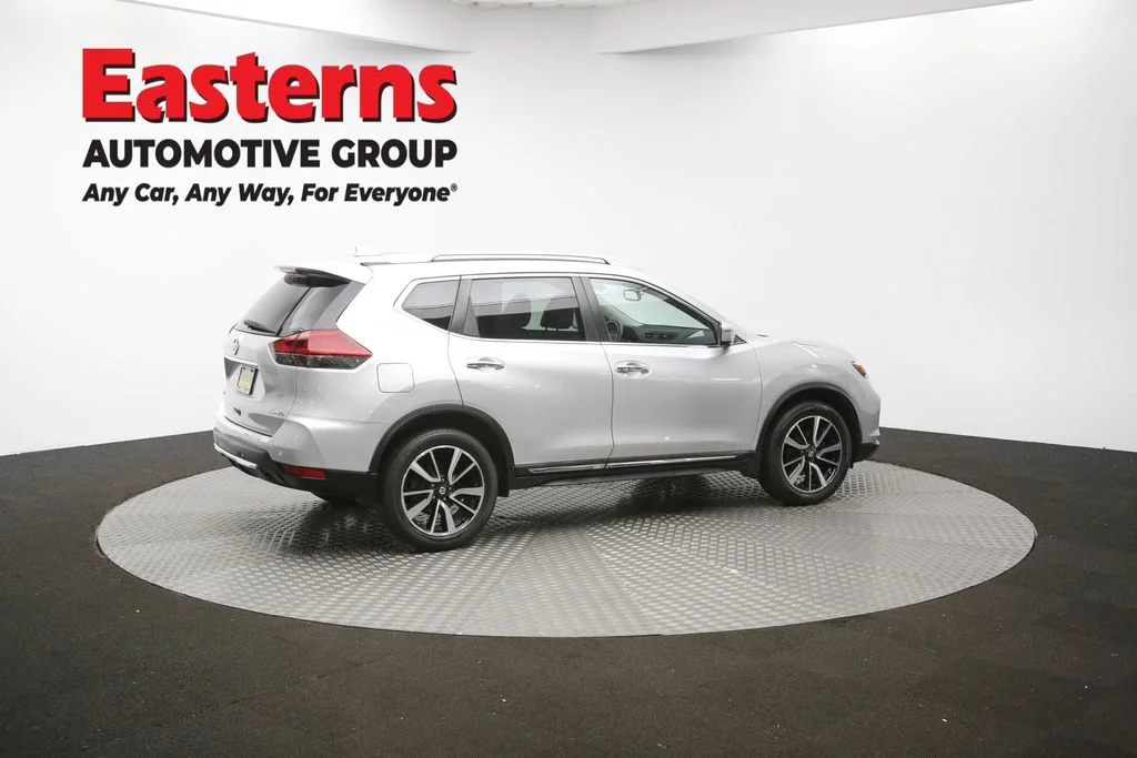 Used 2020 Silver Nissan SL image 40
