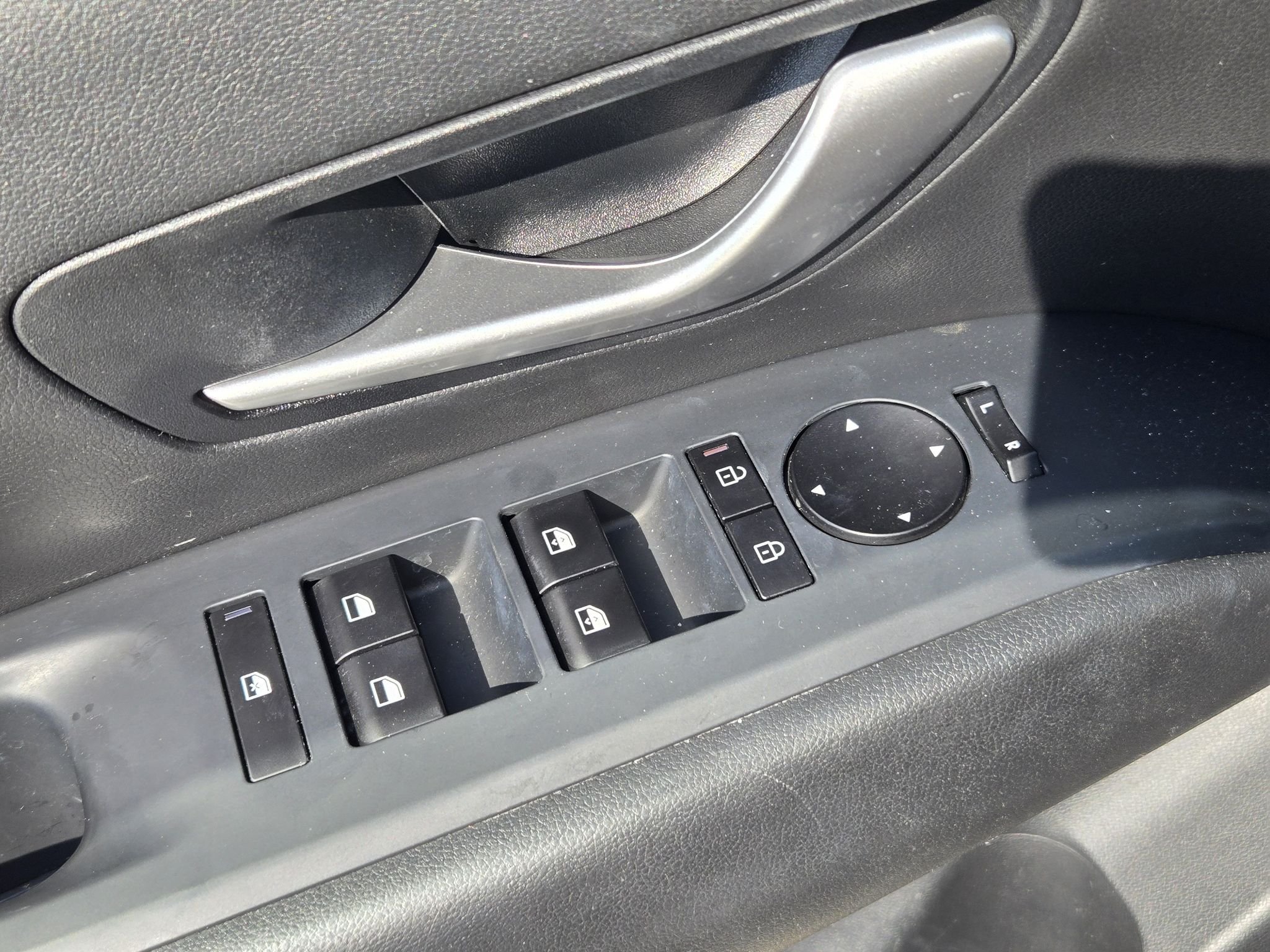 Used 2025 Ecotronic Gray Hyundai SEL Convenience image 23