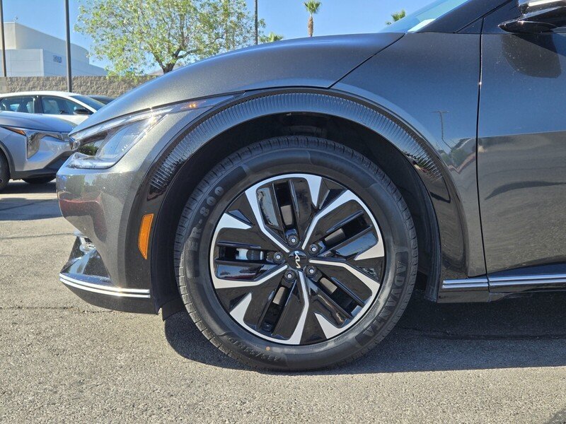 Used 2023 Gray KIA WIND RWD image 10