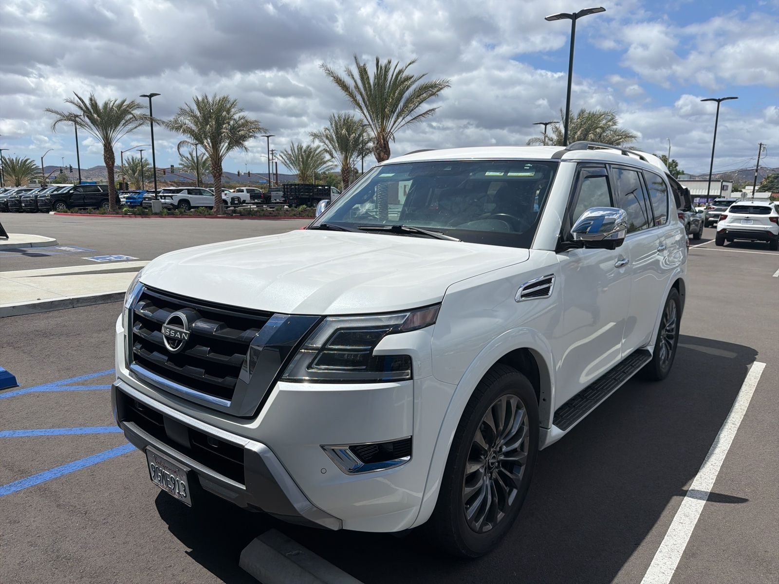 2023 Nissan Armada Platinum 4X4's photo