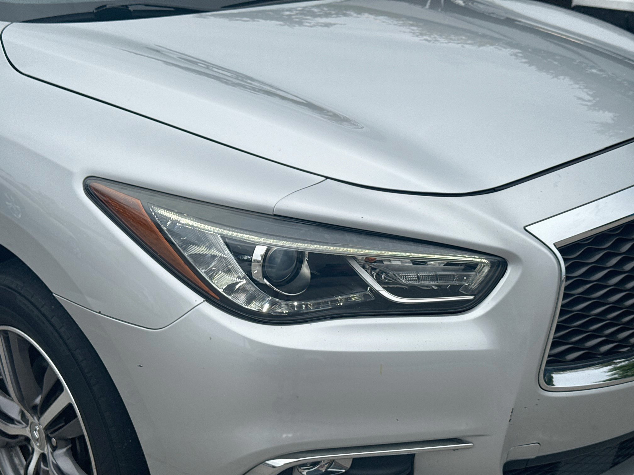 Used 2017 Liquid Platinum INFINITI Base image 32