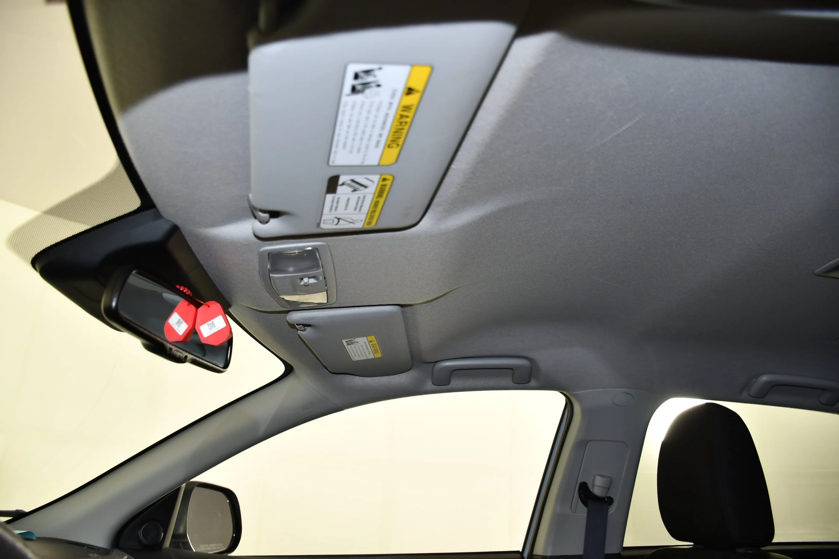 Used 2022 White Diamond Mitsubishi ES image 38