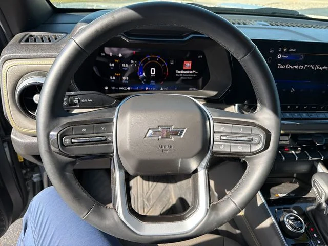 Used 2025 Gray Chevrolet ZR2 image 18