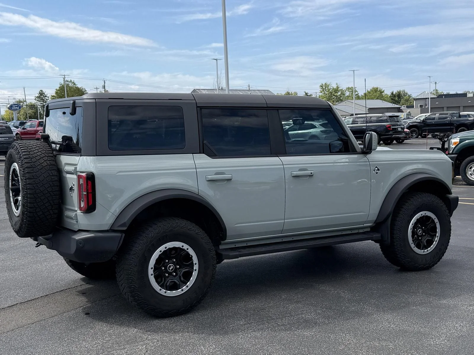 Used 2023 Cactus Green / Gray Ford Outer Banks image 4
