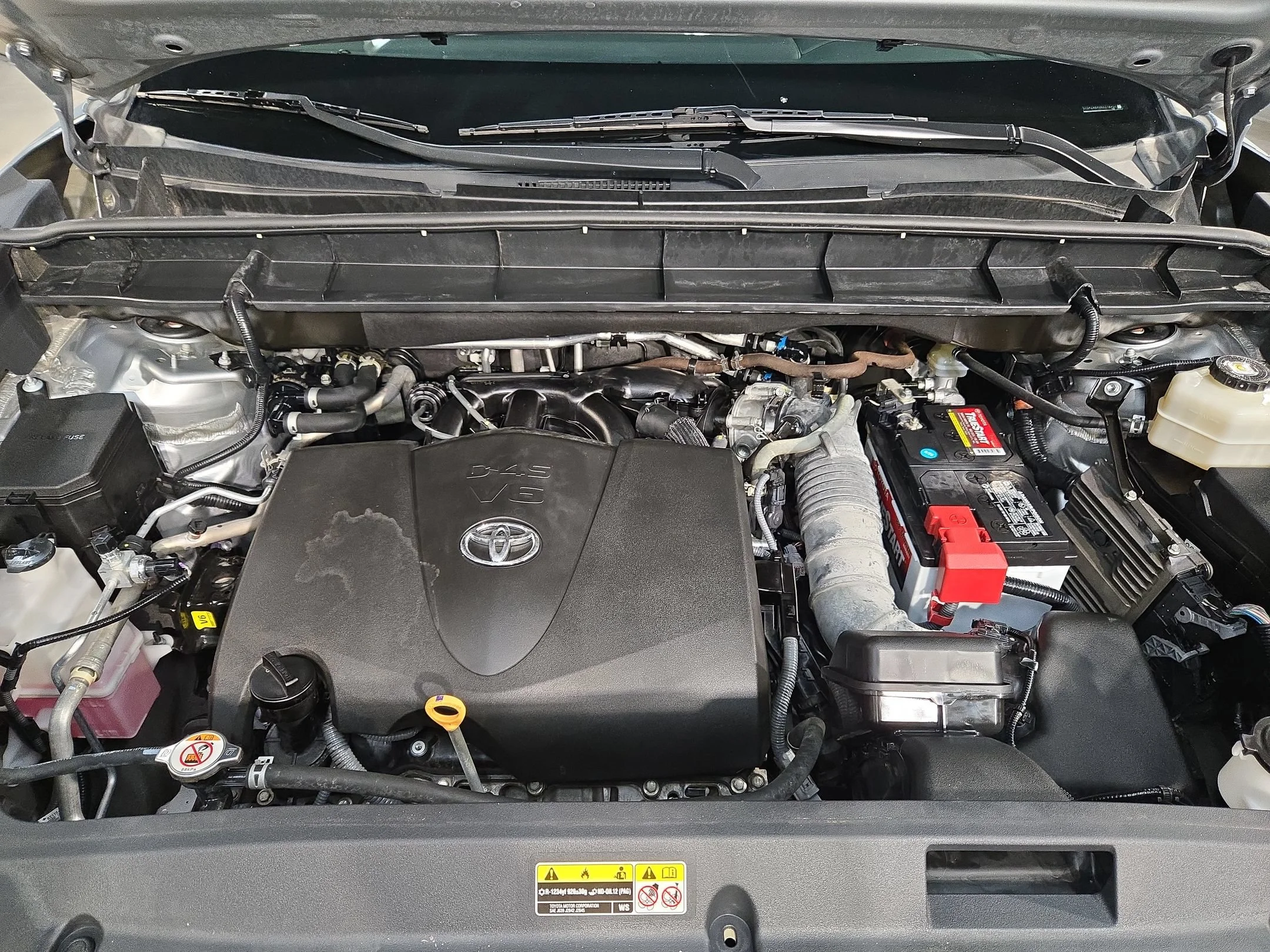 Used 2022 Celestial Silver Metallic Toyota XLE image 19