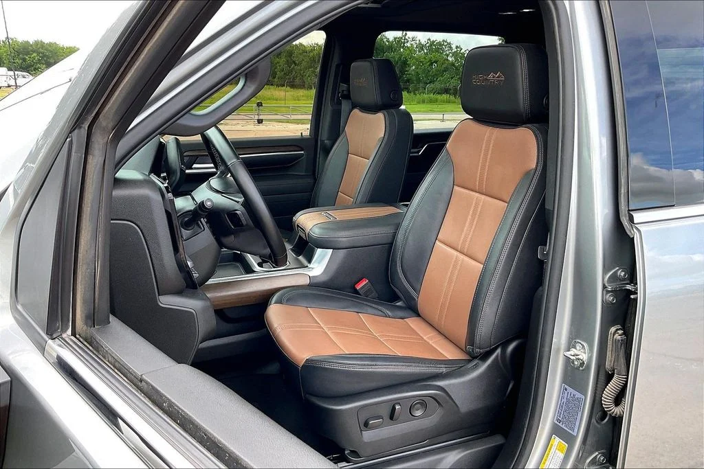 Used 2025 Gray Chevrolet High Country image 18