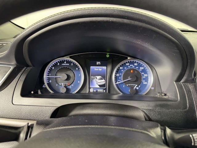 Used 2017  Toyota LE image 3