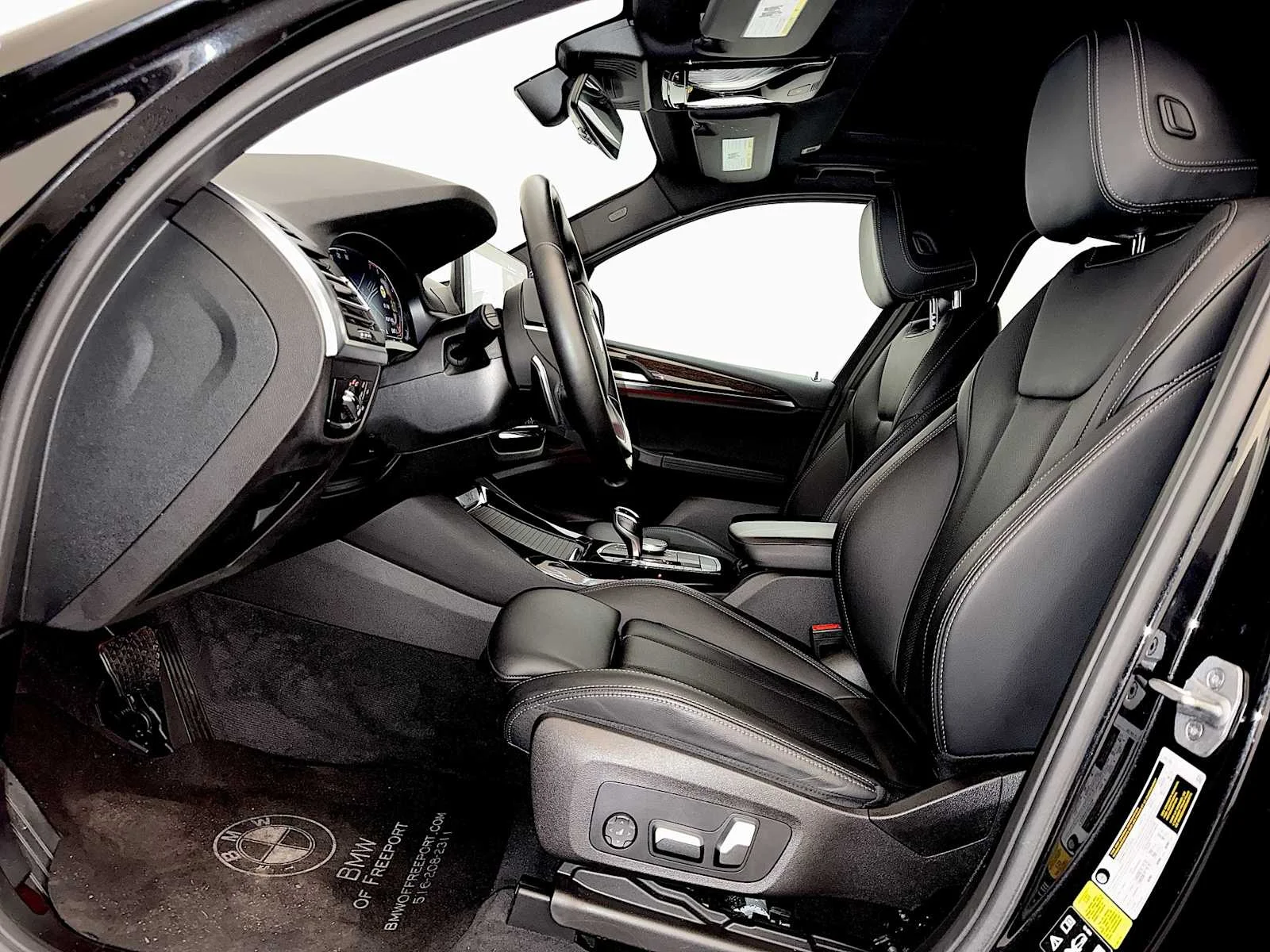 Used 2023 Black Sapphire Metallic BMW xDrive30i image 9