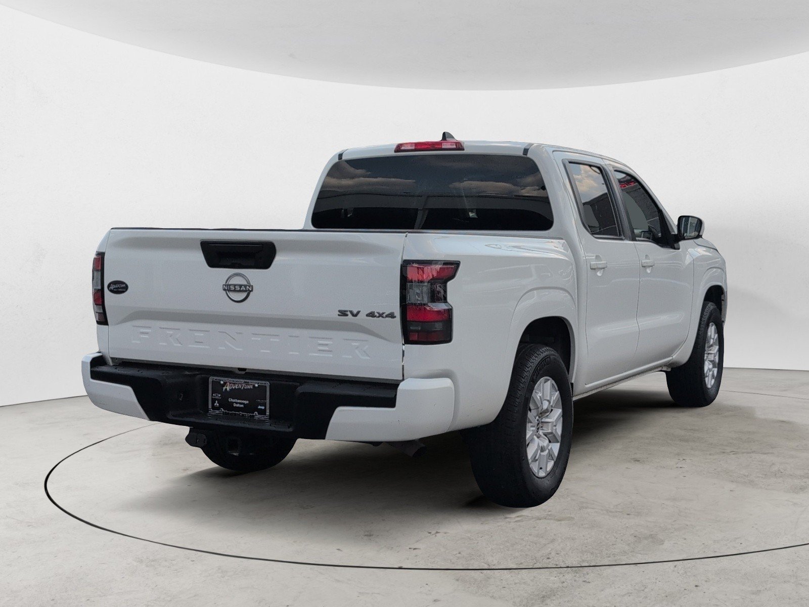 Used 2023 Glacier White Nissan SV image 3