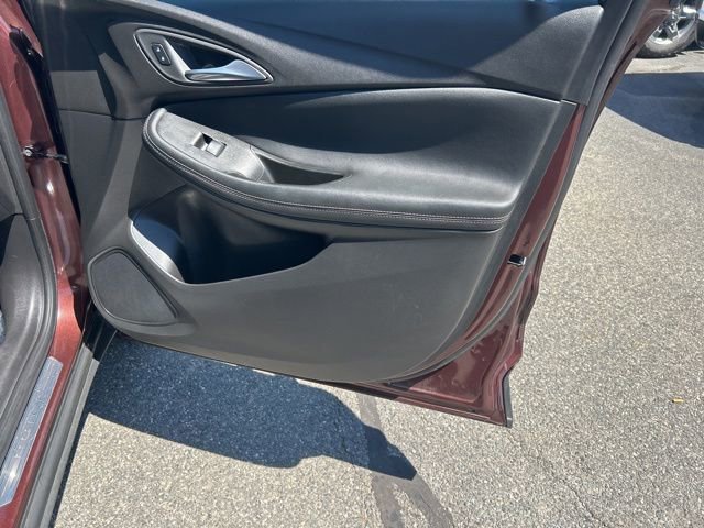 Used 2022 Rosewood Metallic Buick Select image 17