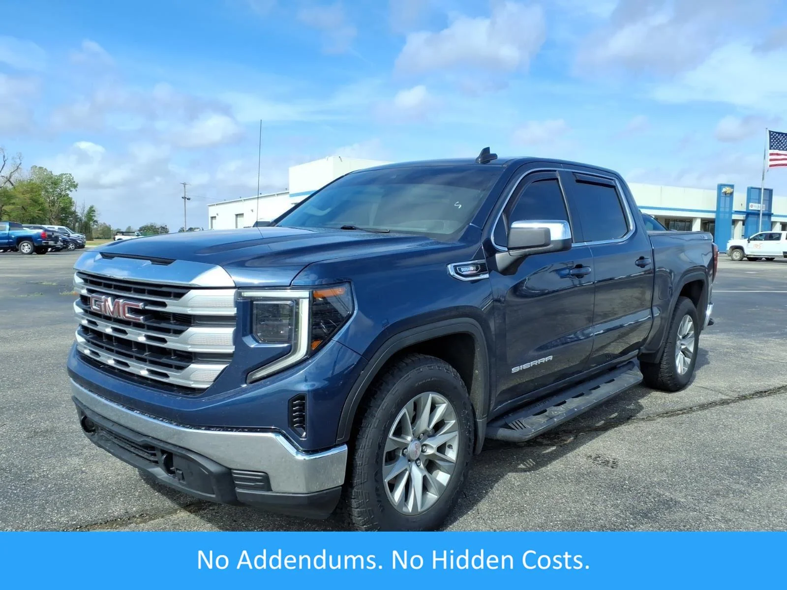 2022 GMC Sierra 4WD Crew Cab Short Box SLE's photo