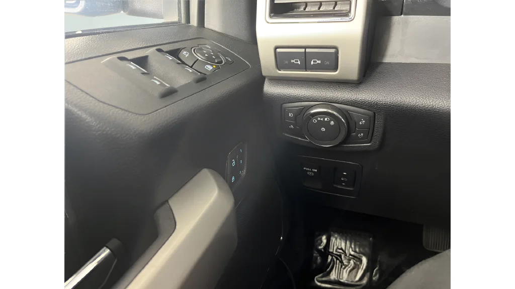 New 2026 White Ford XLT image 22