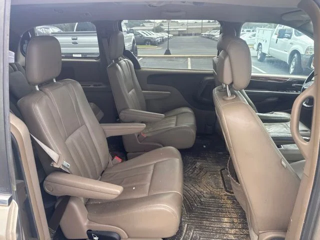 Used 2013 Beige Chrysler Touring image 23