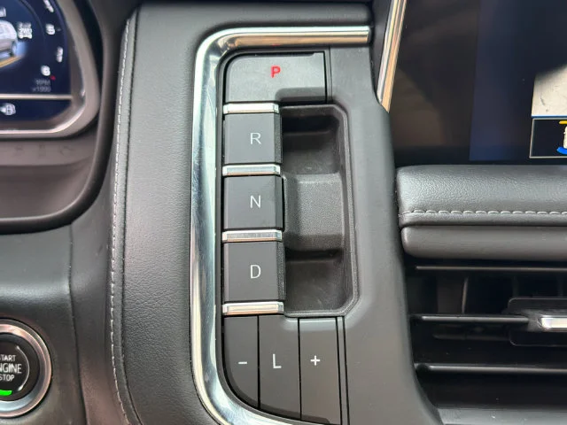 Used 2023 BLACK Chevrolet Z71 image 32