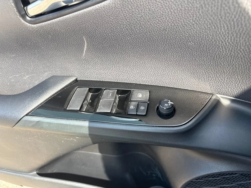 Used 2022 Silver Toyota L Eco image 22