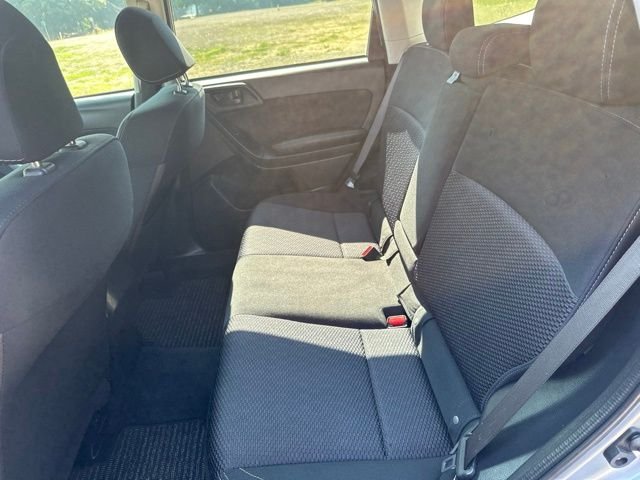 Used 2018 Ice Silver Metallic Subaru 2.5i Premium image 16