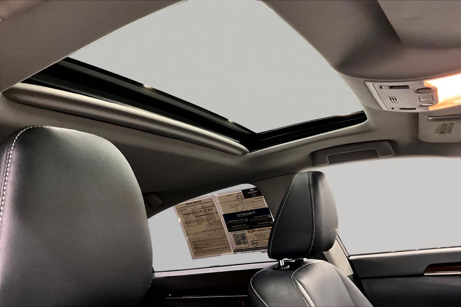 Used 2014 Silver Lining Metallic Lexus  image 13