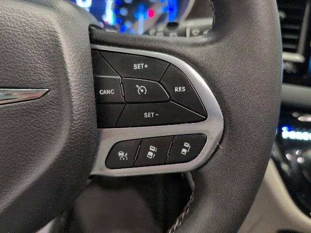 Used 2023  Chrysler Touring L image 12