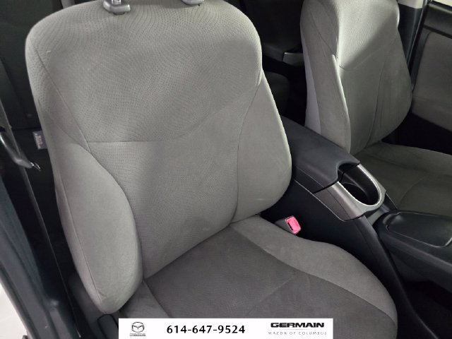 Used 2012 White Toyota Three image 21