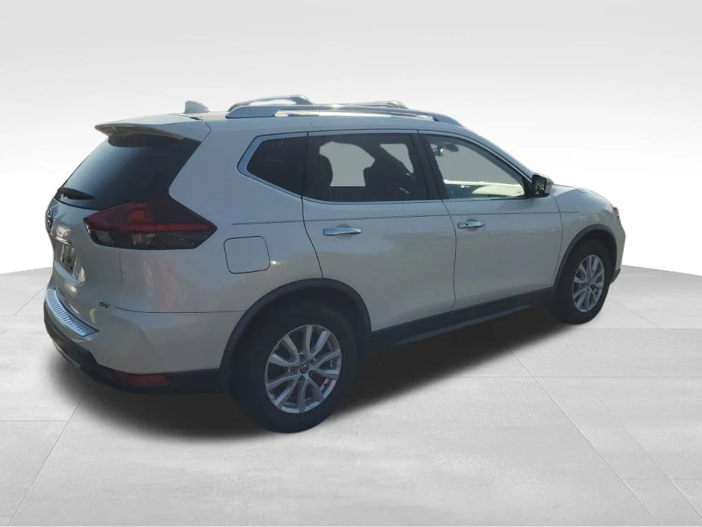 Used 2020 White Nissan SV image 6