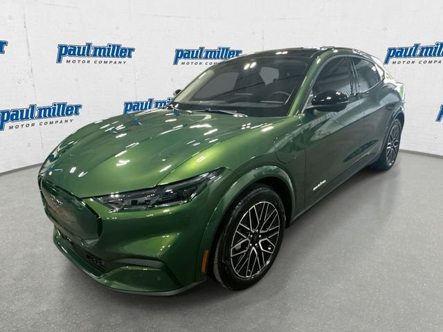 New 2026 Green Ford Premium image 1