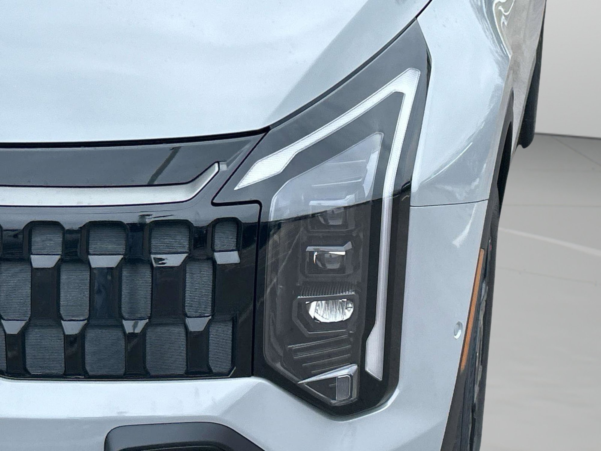 New 2026 Wolf Gray Kia X-Line image 9