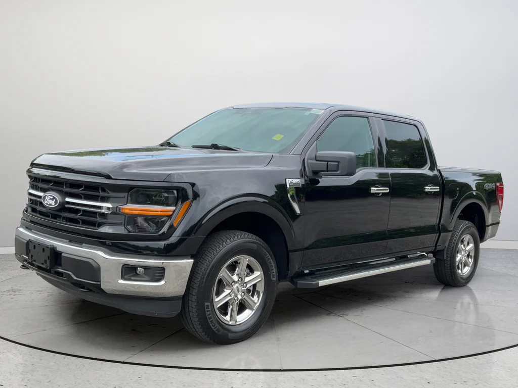 Used 2025 Black Ford XLT image 5