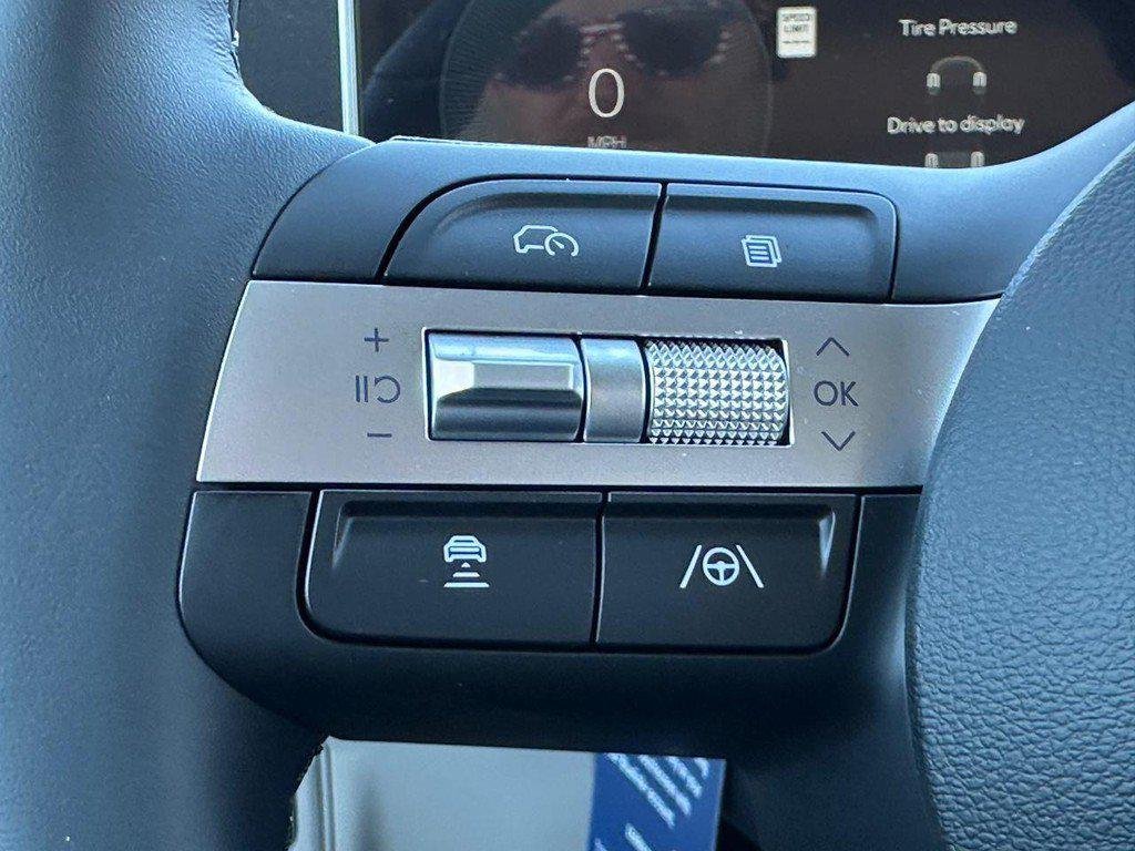 New 2026 White Hyundai SEL Convenience image 8
