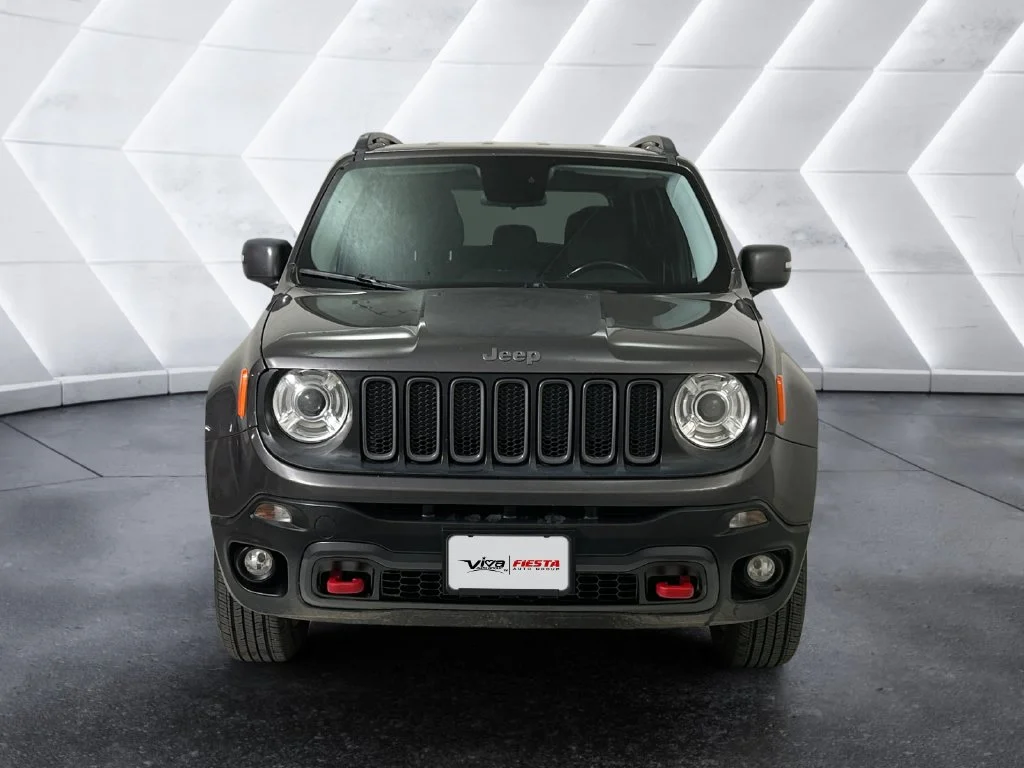Used 2017 Gray Jeep Trailhawk image 2