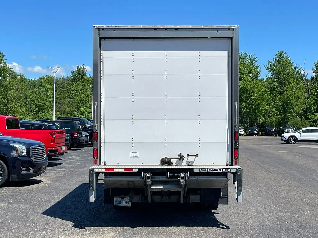 Used 2021 White Isuzu  image 11