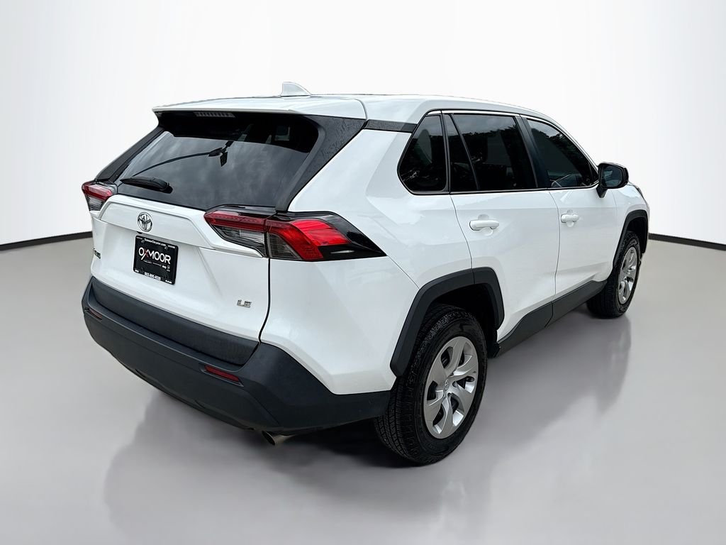 Used 2022 White Toyota LE image 7
