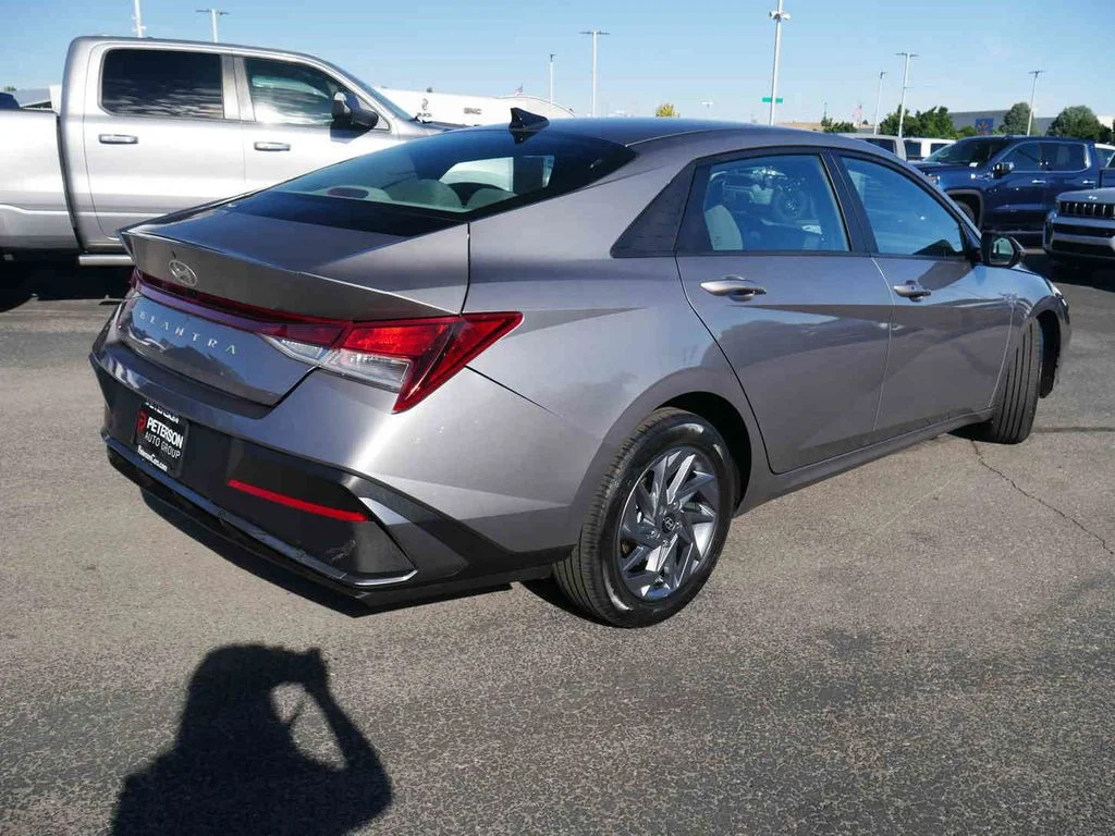 Used 2024 Silver Hyundai SEL image 16